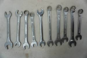lot 311 image: medium wrench lot