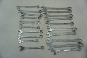 lot 315 image: large wrench lot