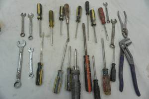 lot 326 image: tools