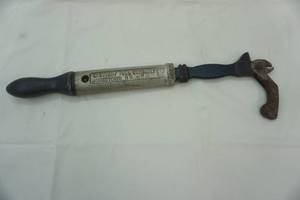 lot 358 image: nail puller