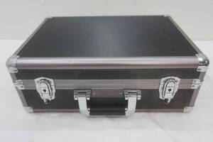 lot 374 image: Large case. Vanguard. Very nice condition