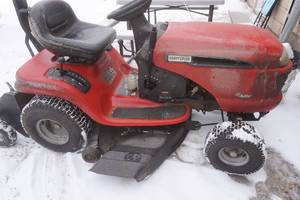 lot 395 image: Craftsman LT3000 riding lawn mower