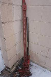 lot 400 image: handyman jack. standard height