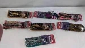 lot 39 image: Lot of 7 Pairs of Foster Grant Reading Glasses with Cases