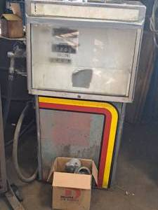lot 5 image: Wayne Gas Pump