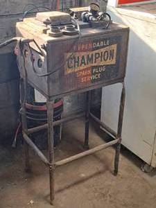 lot 9 image: Champion Spark Plug Servicing Machine