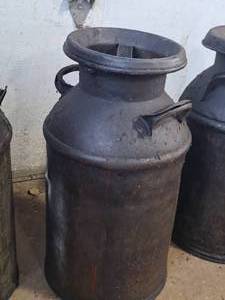 lot 17 image: Vintage Milk Can