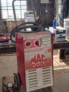 lot 25 image: Mac Tools 612 Volt Fast Charger  50 Amp Continuous  180 Amp Crank Assist Battery Charger
