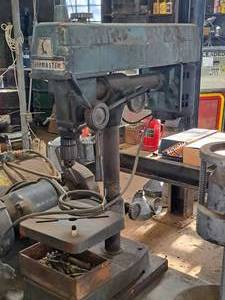 lot 31 image: Drill Press