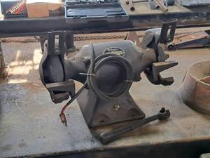 lot 32 image: Toolmaster 45659-HP 7 Bench Grinder