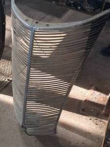 lot 38 image: Vintage 1940s Ford Deluxe Grill with Center Piece