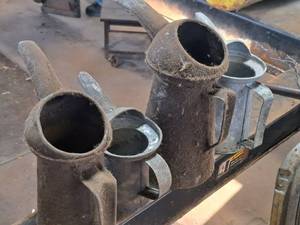 lot 41 image: Lot of (4) Oiler Cans