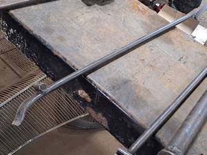 lot 89 image: 36-12 Tire Repair Bar