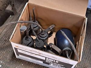 lot 98 image: Lot of (7) Vintage Assorted Oiler Cans