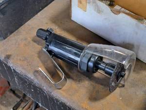 lot 103 image: Air Speed Tool Company Air Cut-Off Tool C0-20