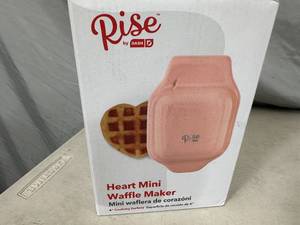 New Rise  Dash Heart Shaped Mini Waffle Maker