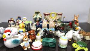 lot 145 image: Collection of Assorted Salt & Pepper Shaker Sets