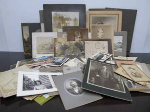 lot 148 image: Estate Lot of Antique Photographs
