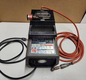lot 195 image: Working Sears Craftsman 100PSI Portable Air Compressor