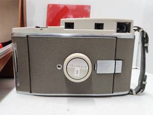 lot 198 image: Retro Vintage POLAROID Model 800 Land Camera wCase & Accessories