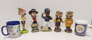 lot 206 image: Lot wAssorted Bobbleheads & Vintage Hockey Mugs - North Stars & Fighting Saints