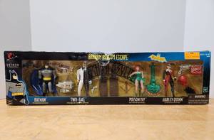 lot 232 image: NOS 1990s BATMAN The Animated Series Arkham Asylum Escape Playset