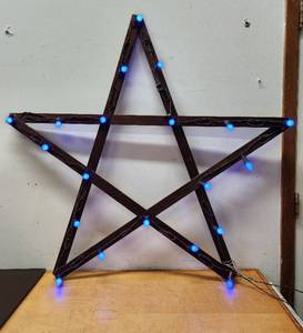 lot 45 image: Large Vintage Wooden Christmas Star wBlue Lights