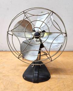 lot 62 image: Vintage Smaller Size MASTERCRAFT Industrial Fan
