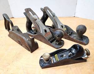 lot 70 image: Lot of 4 Vintage Woodworking Planes