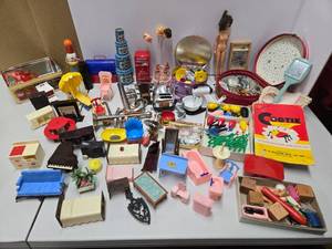 lot 116 image: Large Estate Lot of Vintage Toys Doll Furniture 1960s Barbie etc