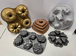 lot 119 image: Nice Group of Assorted Larger Size Molds 