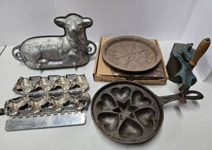 lot 120 image: Nice Group of Assorted Larger Size Molds 
