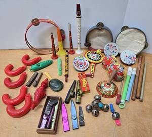 lot 80 image: Large Lot of Vintage Tin Toy Noisemakers etc