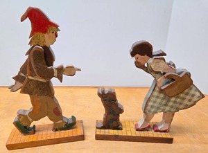 lot 82 image: Handmade Wooden WIZARD OF OZ Folk Art Figures - Signed J.T. Garlock