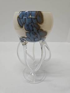 lot 87 image: Beautiful Abstract Art Glass Jellyfish Pedestal Bowl