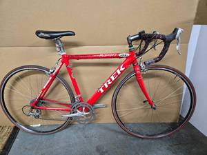 lot 135 image: Very Nice TREK Chris King 2300 Bicycle