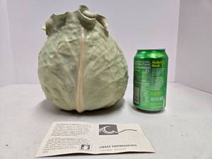 lot 136 image: Impressive Signed Art Pottery Head of Lettuce Vase by Patricia Garrett