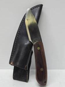lot 325 image: 8 Fixed Blade Knife wLeather Sheath