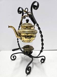 lot 348 image: Lovely Ornate Vintage Wrought Iron & Brass Hanging Tea Kettle 