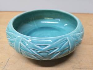 lot 364 image: Mid Century Turquoise McCoy Bamboo Cermaic Bowl or Planter