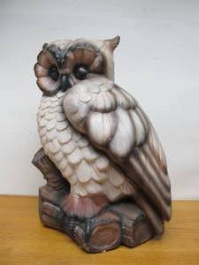 lot 403 image: Large Ceramic Owl Perched On Log Statue 20