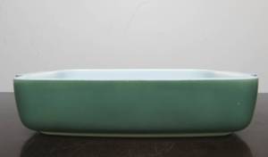 lot 405 image: 1953 Pyrex Heinz Promotional Seafoam Green 1-12 Qt. Casserole Dish