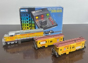 lot 176 image: Quality LIFE-LIKE Union Pacific Train Set & MRC Tech II Model Train Control  Transformer