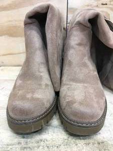 lot 48 image: Natural Reflections Size 9M Boots