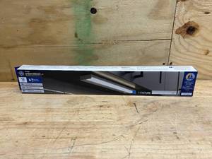lot 92 image: GE Lighting 93127778 Under Cabinet 18 LED Light