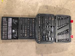 lot 10 image: Husky Tool Set Missing Pieces   Customer Returns See Pictures