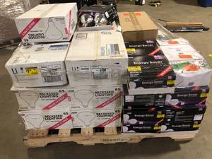 lot 18 image: Pallet of Mixed Assorted Light Bulbs Various Models and Conditions Customer Returns See Pictures