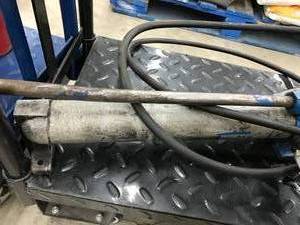 lot 38 image: HYDRAULIC HAND PUMP