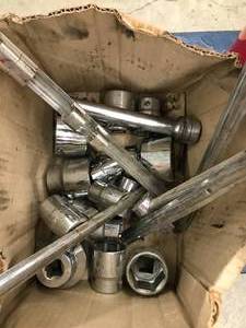 lot 43 image: ASSORTED SOCKETS, USED