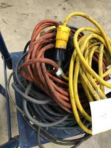 lot 44 image: ASSORTED EXTENSION CORDS